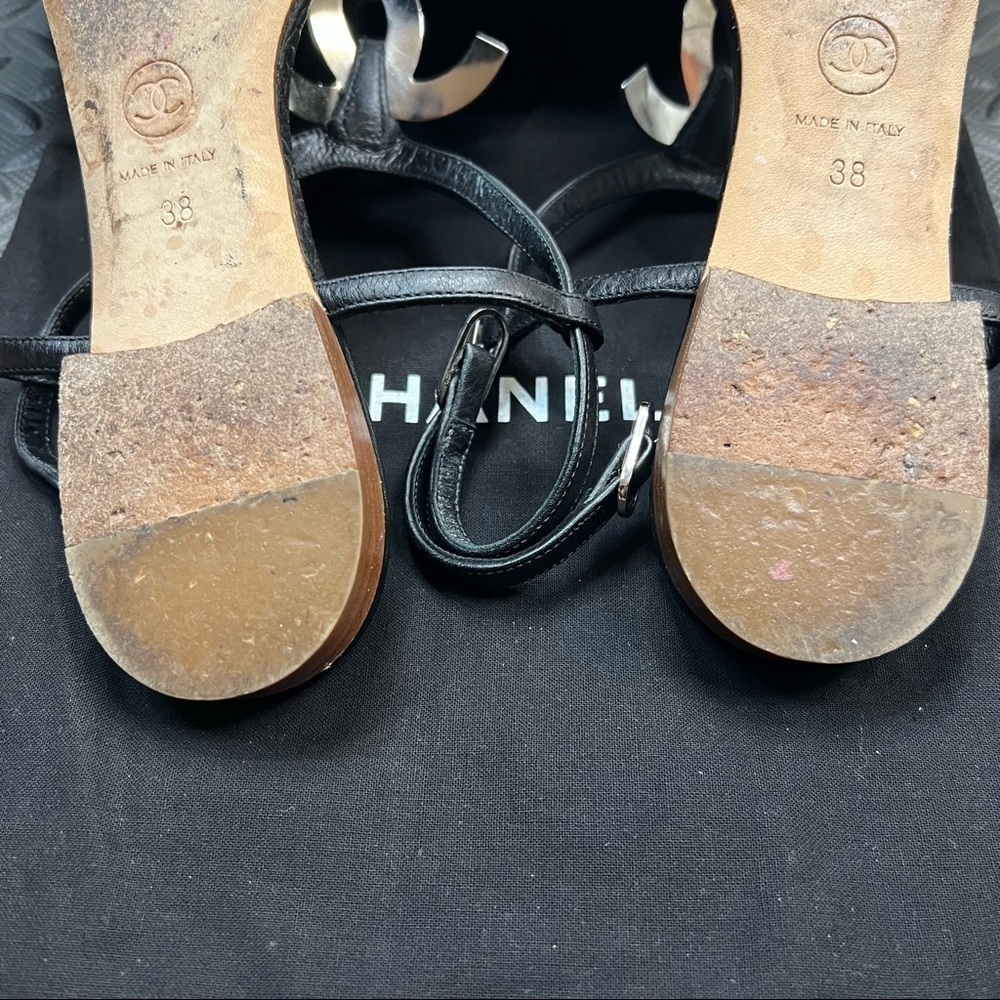 Chanel | Logo sandals - Picture 5 of 13